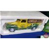 Image 2 : John Deere Dealership 1950 Chevy Pickup Truck (Prestige Series) (Scale: 1/25)