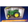 Image 1 : John Deere 1953 Model "D" Tractor (Scale: 1/16)