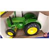 Image 5 : John Deere 1953 Model "D" Tractor (Scale: 1/16)