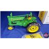 Image 4 : John Deere A with Umbrella "Commemorative Tractor" (1998 South Dakota FFA : 464/500) (Scale: 1/16)