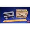 Image 1 : Coin Bank "Servicegard Dealer Award" Liberty Classics : 1904 Knox Delivery Wagon (653/1260) (Scale: 