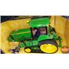Image 5 : John Deere 8520T (2 Piece Set) Collector Edition (Scales: 1/16 & 1/64)