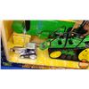 Image 6 : John Deere 8520T (2 Piece Set) Collector Edition (Scales: 1/16 & 1/64)