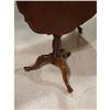 Image 2 : CHERRY QUEEN ANNE STYLE TILT-TOP TEA TABLE