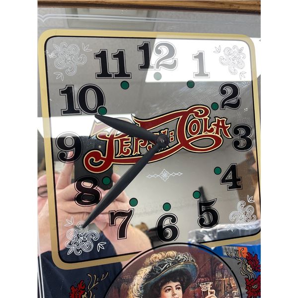 Vintage Pepsi Cola Delicious Refreshing Clock Mirror Sign Working