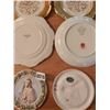Image 5 : 4 Demi-Tasse Cups & Saucers, Assorted Decorative Plates - Papal Plate 22K Gold