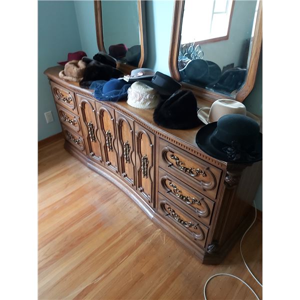 Assorted Ladies Hats - Fur - Wool