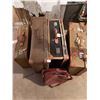 Image 2 : 5 Piece Vintage Luggage