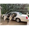 Image 5 : 2002 White Lincoln Town Car with 44,540 kms
