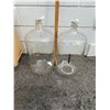 Image 1 : 2 glass jugs