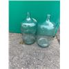 Image 1 : 2 glass jugs