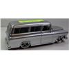 Image 1 : 1957 CHEVROLET SUBURBAN 1:24 SCALE DIECAST