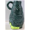 Image 1 : 9" GREEN POTTERY VASE SIGNED UNIQUE DESIGN