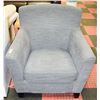 Image 1 : GREY URBAN ACCENT CHAIR
