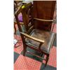 Image 2 : VINTAGE OAK ARM CHAIR