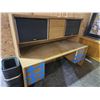 Image 1 : OAK TONE LARGE OFFICE DESK WITH HUTCH