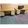 Image 1 : LOT OF 2 LARGE OFFICE DESKS