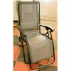 Image 1 : ADJUSTABLE FOLDING LAWN CHAIR.