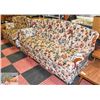 Image 1 : VINTAGE CRUSH VELVET STYLE WOOD TRIM FLORAL SOFA &