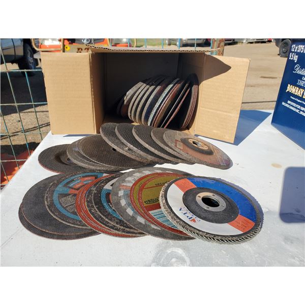 box of assorted cutting & grinding discs