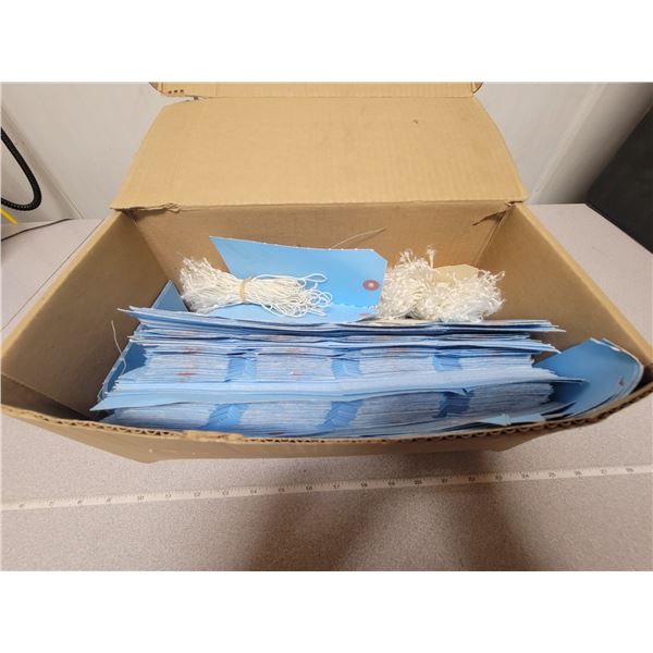 Box of large key tags