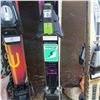 Image 6 : 3 sets of skis / outdoor carpet  / rocky mountain sandwich toaster