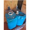 Image 1 : 4 water jugs