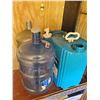 Image 2 : 4 water jugs