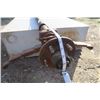 Image 3 : 6' trailer axel 5 bolts