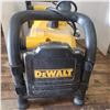 Image 4 : dewalt  jobsite / radio / charger