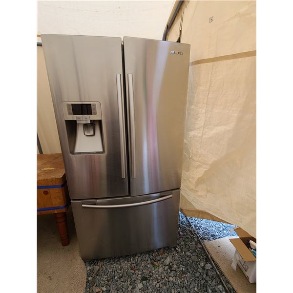 Samsung Fridge Freezer with ice maker Cat C