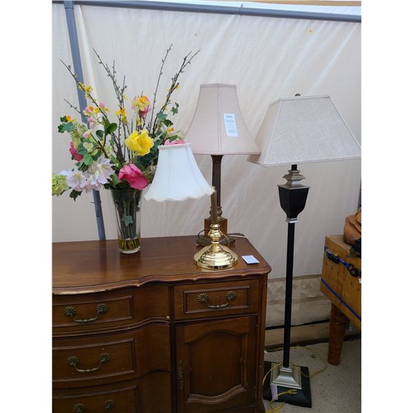 Lamps & Artificial Flowers Cat A