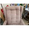Image 2 : Occasional Chair Cat A