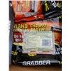 Image 7 : Grabber Hand Warmers and Bath Seat Cat A