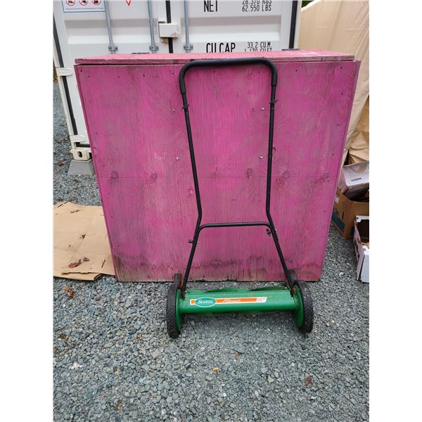 Scott’s Hand Mower & Large Storage Box Cat A