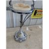 Image 3 : Chrome Light Up Ashtray Stand