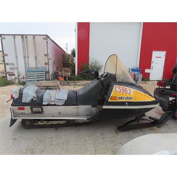 1973 Ski Doo 300 TNT - Not Running - W Compression