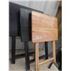 Image 2 : Ottoman, Lamp, 3 Folding TV Tables