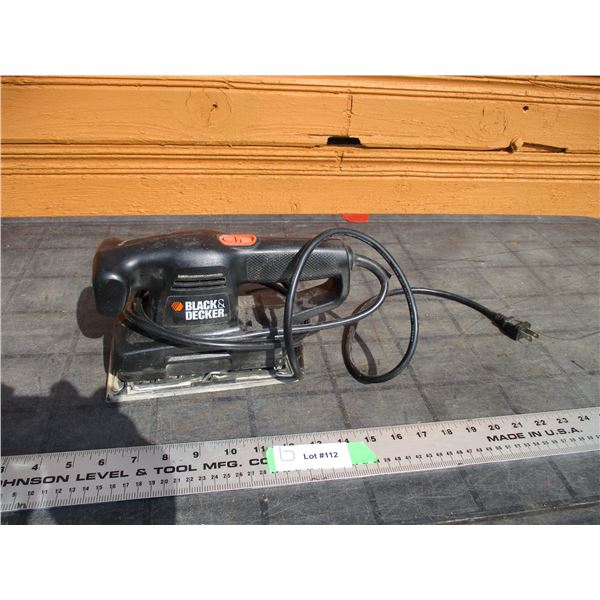 Black N Decker Sander (working)