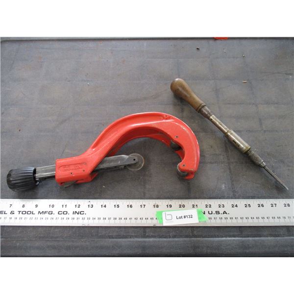 Vintage screwdriver + pipe cutter 2-5"