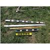 Image 1 : levels, measuring sticks