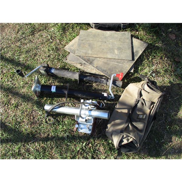Trailer Jacks, mudflaps, misc