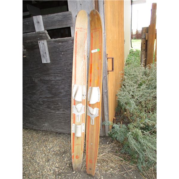 Mastercraft cruiser combi - pair of water ski's 66" long