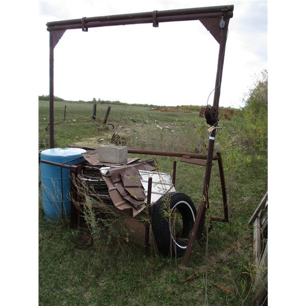 Metal Stand with winch + misc