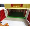 Image 3 : Fisher price barn + 2 horses