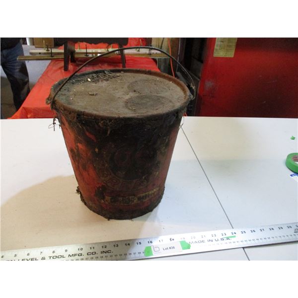 Purity 99 Grease Pail with content