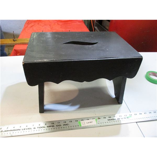 Vintage wooden stool (11x17)