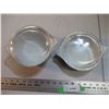 Image 2 : Two Pyrex casserole dishes with lids