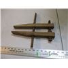 Image 3 : antique wooden vice (working)