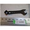 Image 3 : vintage unique wrench